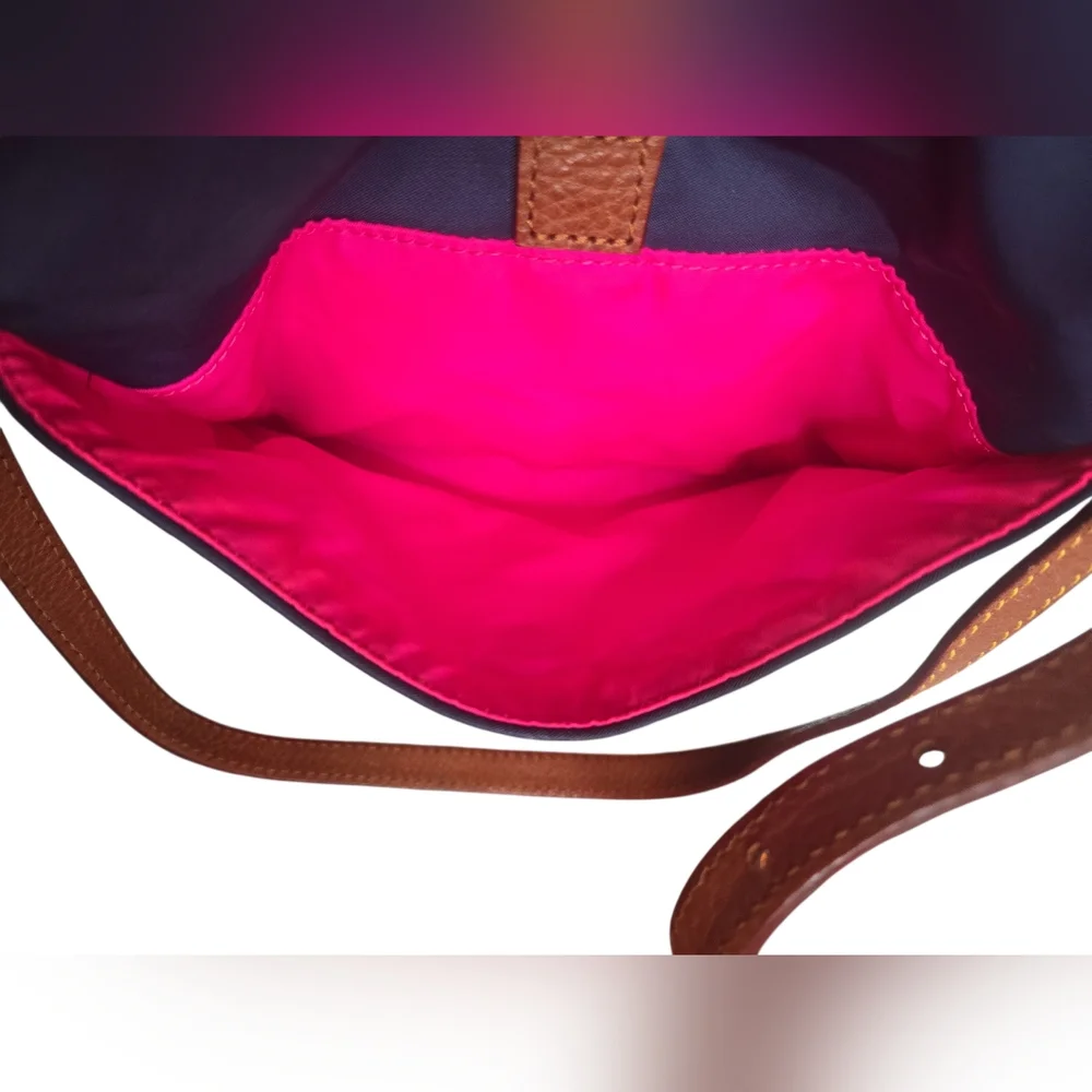 Vintage Dooney & Bourke Nylon North/South Crossbody - Picture 6 of 11